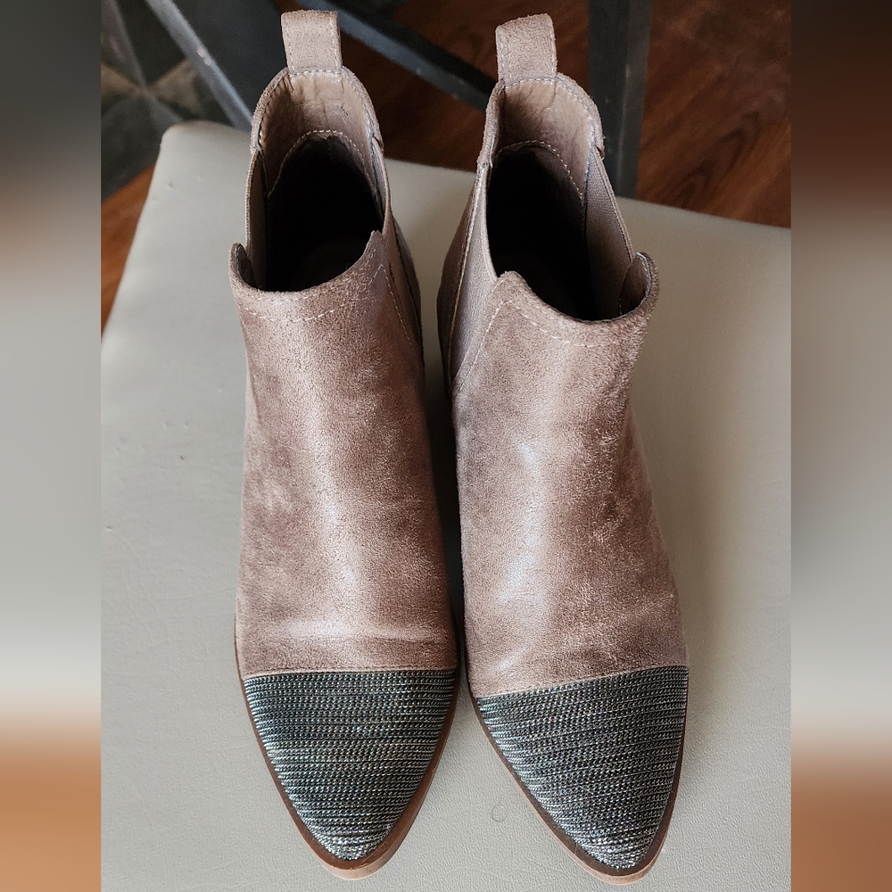 Report Ankle Boots with Chainmail Toe